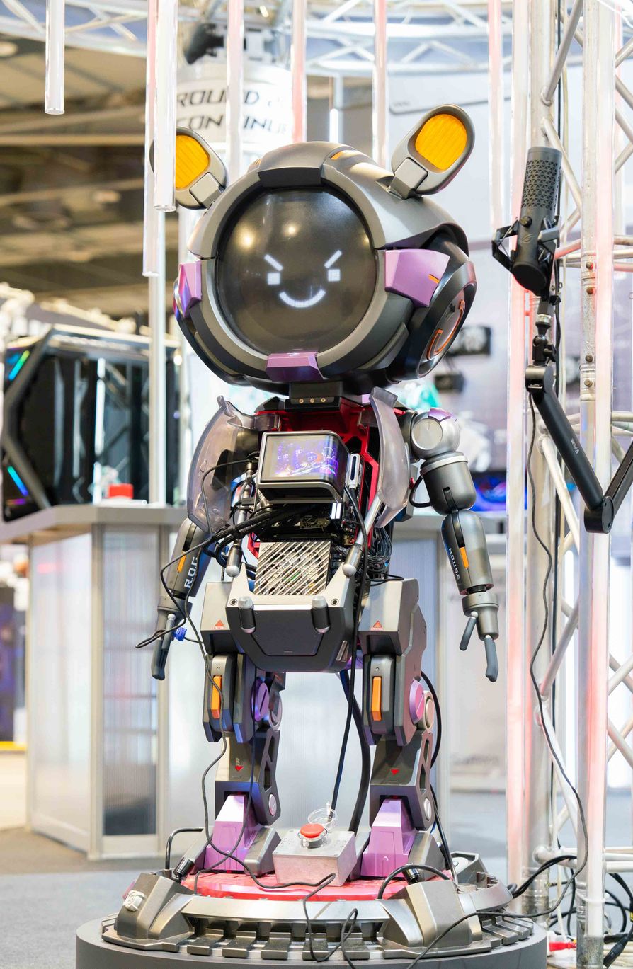 OMNI AI機器人強勢進駐，化身氣氛擔當，準備以最生動有趣的流暢對話萌翻全場，絕對是不容錯過的一大彩蛋。